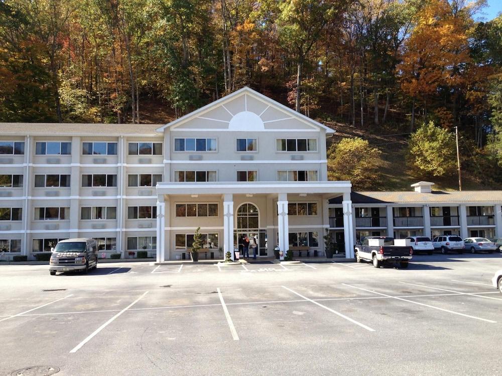 Cherokee Grand Hotel photo 42