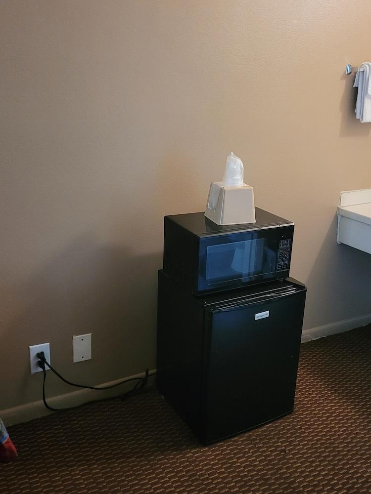 Queens Lodge Motel photo 4