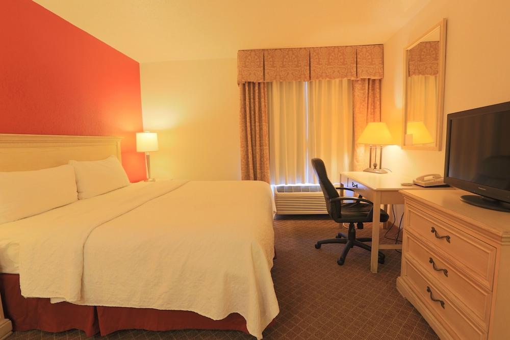 Days Inn by Wyndham Calumet Park photo 13