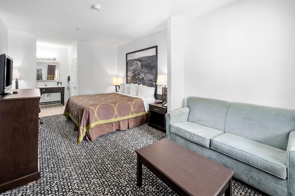 Super 8 by Wyndham Mansfield LA photo 5