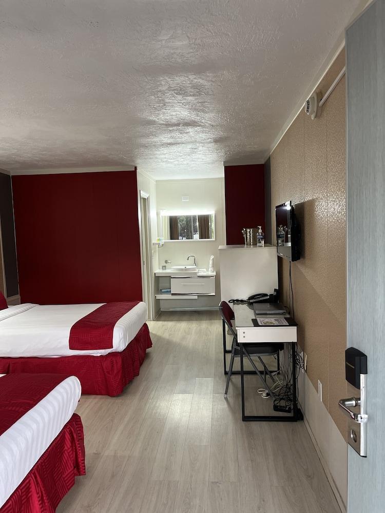 Travelodge by Wyndham Orlando / Heart of International Drive photo 15