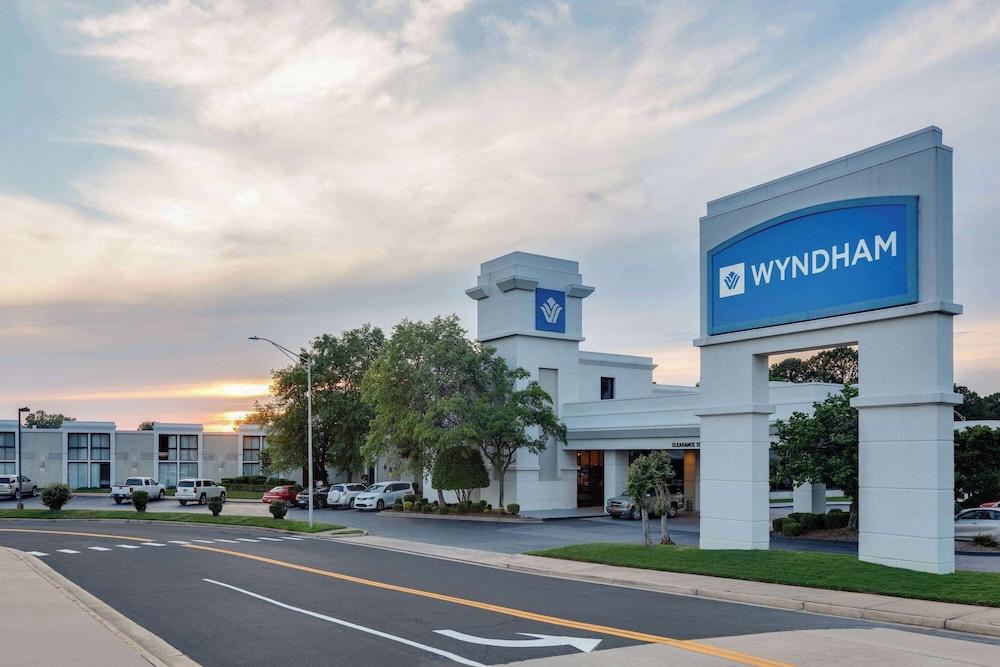 Wyndham Riverfront Little Rock — hotel in North Little Rock