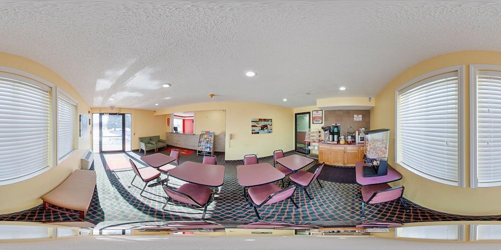 Econo Lodge Lincoln photo 55