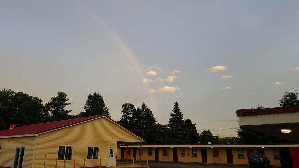 Econo Lodge Brattleboro South photo 41