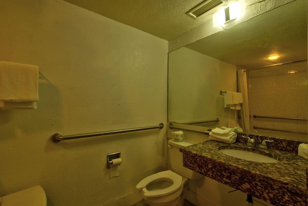 Clearwater Hotel photo 6