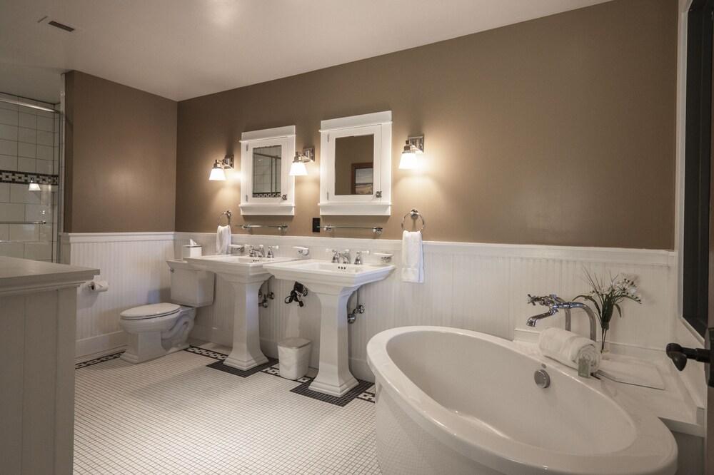 Tamarack Lodge of Traverse City photo 4