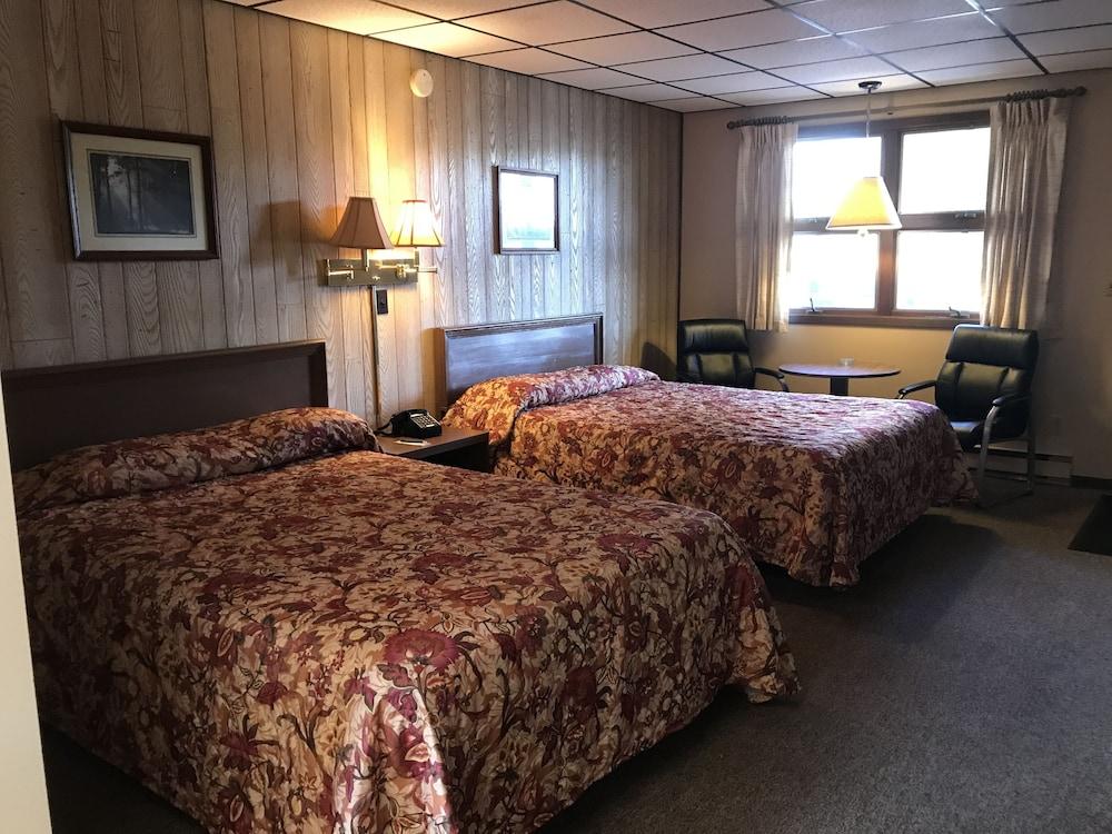 Colonial Hotel-Motel photo 18
