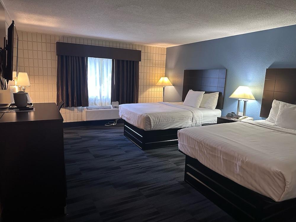 Baymont Inn and Suites by Wyndham Farmington, MO photo 16