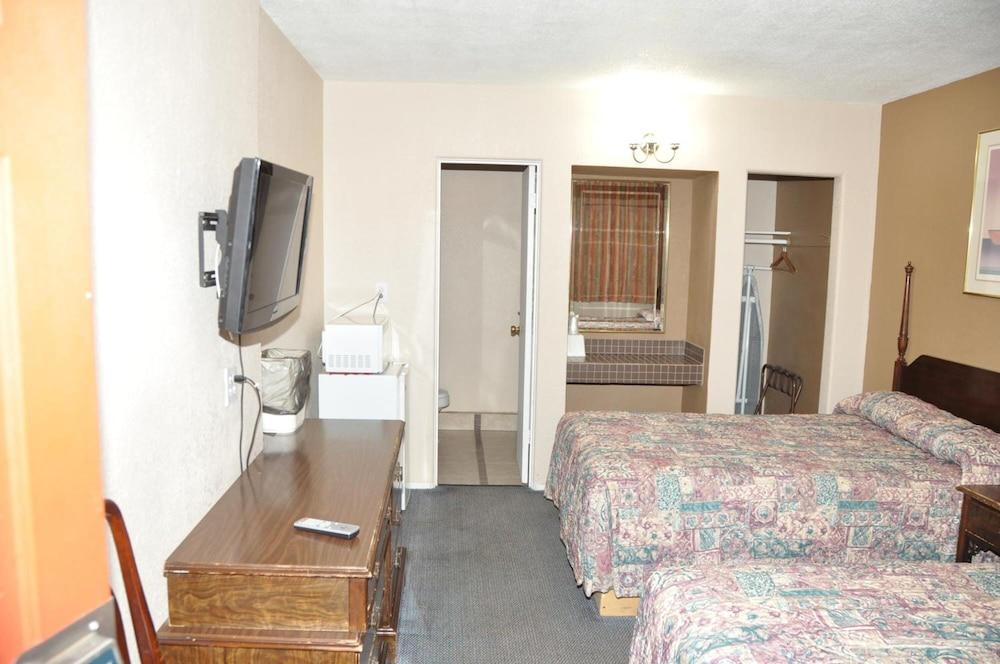 Budget Inn photo 12