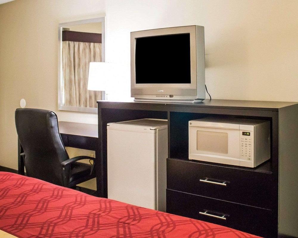 Econo Lodge Columbus West photo 15
