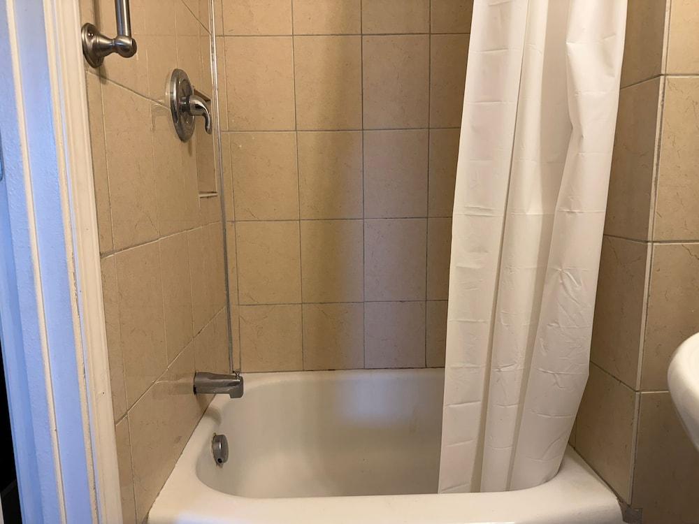 Tourest Motel photo 6
