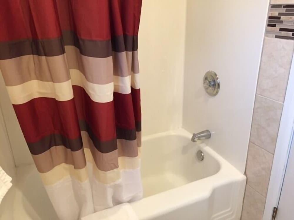Budget Inn photo 10