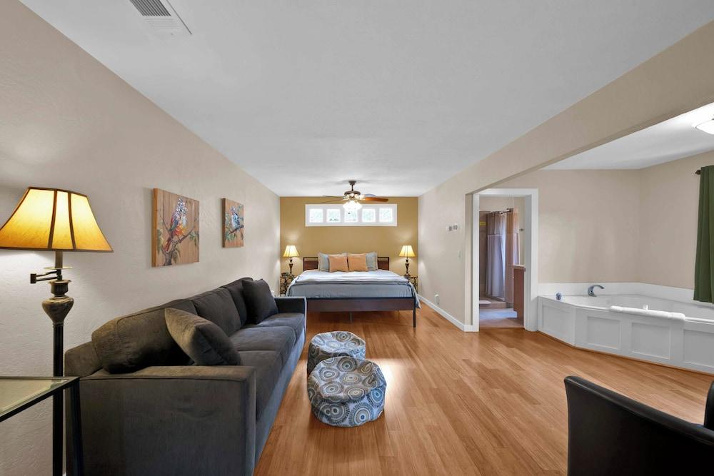 The Inn at Shasta Lake photo 22