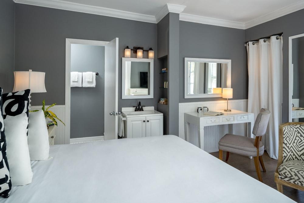 Alexanders Guesthouse - Adult Exclusive, LGBTQ Friendly photo 47