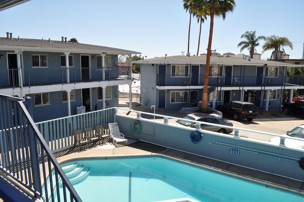 Salt Air Lodge photo 14
