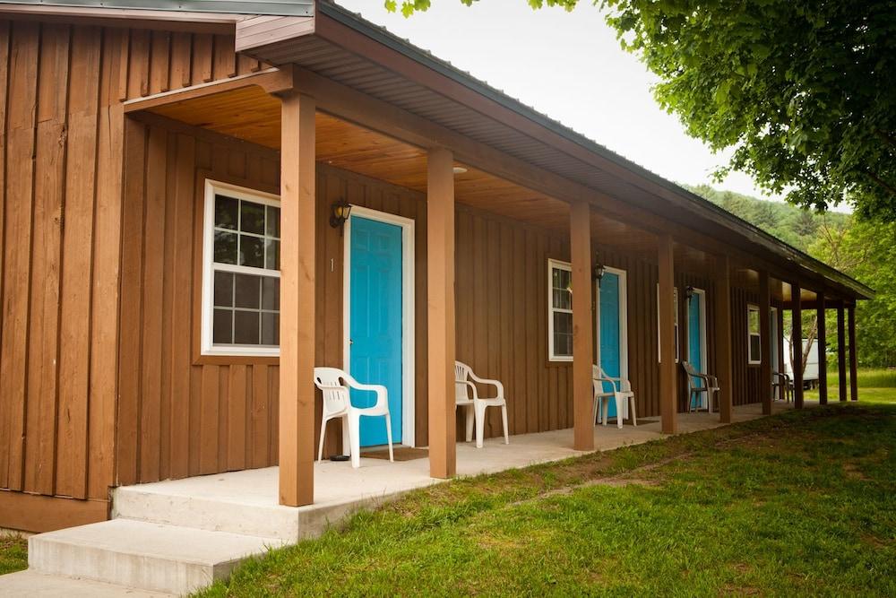 Blue Hill Lodge photo 26