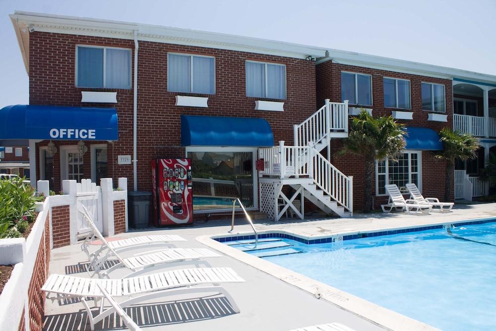 Colonial Inn Motel photo 40