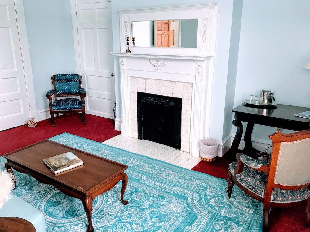 Edwardian Inn photo 45