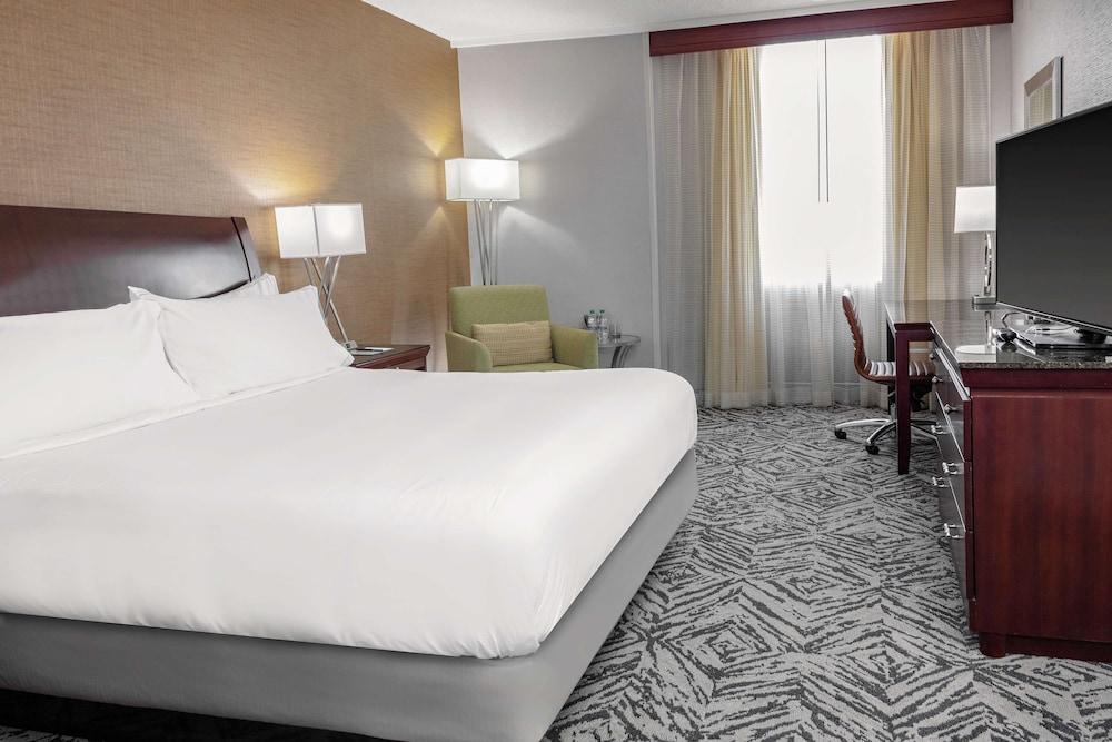 DoubleTree by Hilton Omaha Downtown photo 11