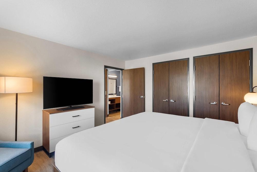 Everhome Suites Bastrop photo 8