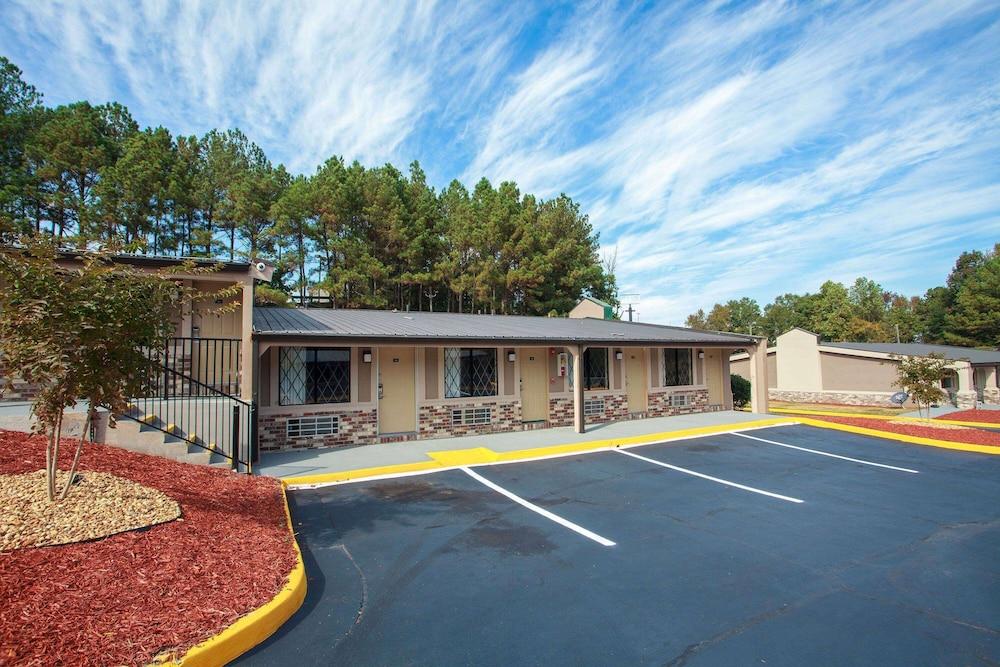 Travelodge by Wyndham Macon West photo 24