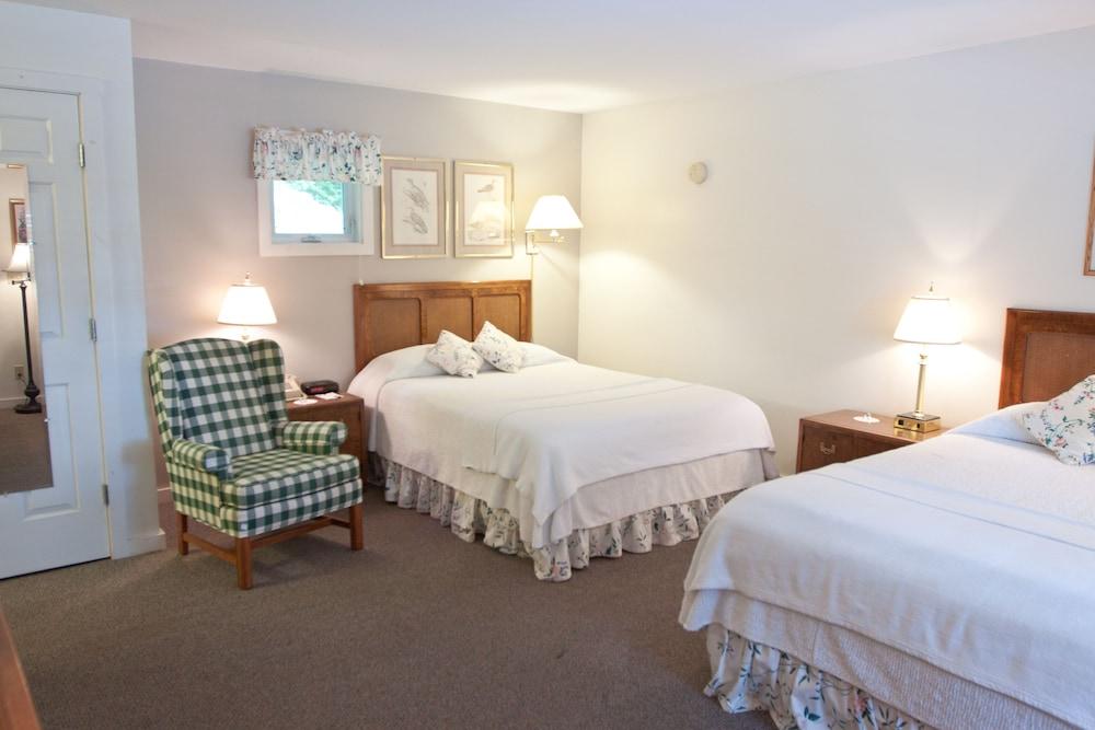 Mount Battie Inn photo 74