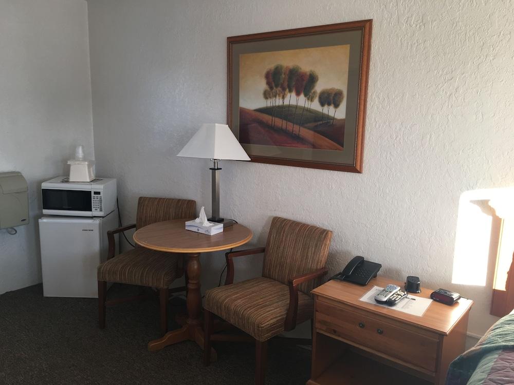 Circle S Lodge photo 19