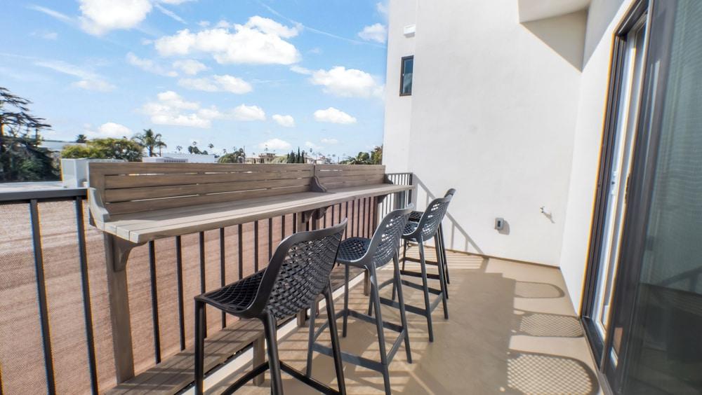 Rise Suites Oceanside photo 71