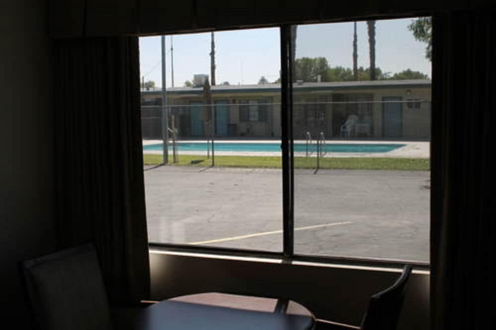 Indio Holiday Motel photo 26