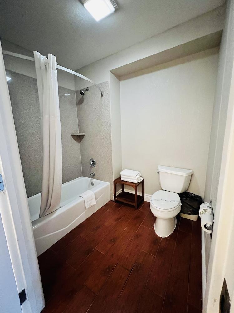 Casa Blanca Hotel - Orange photo 18