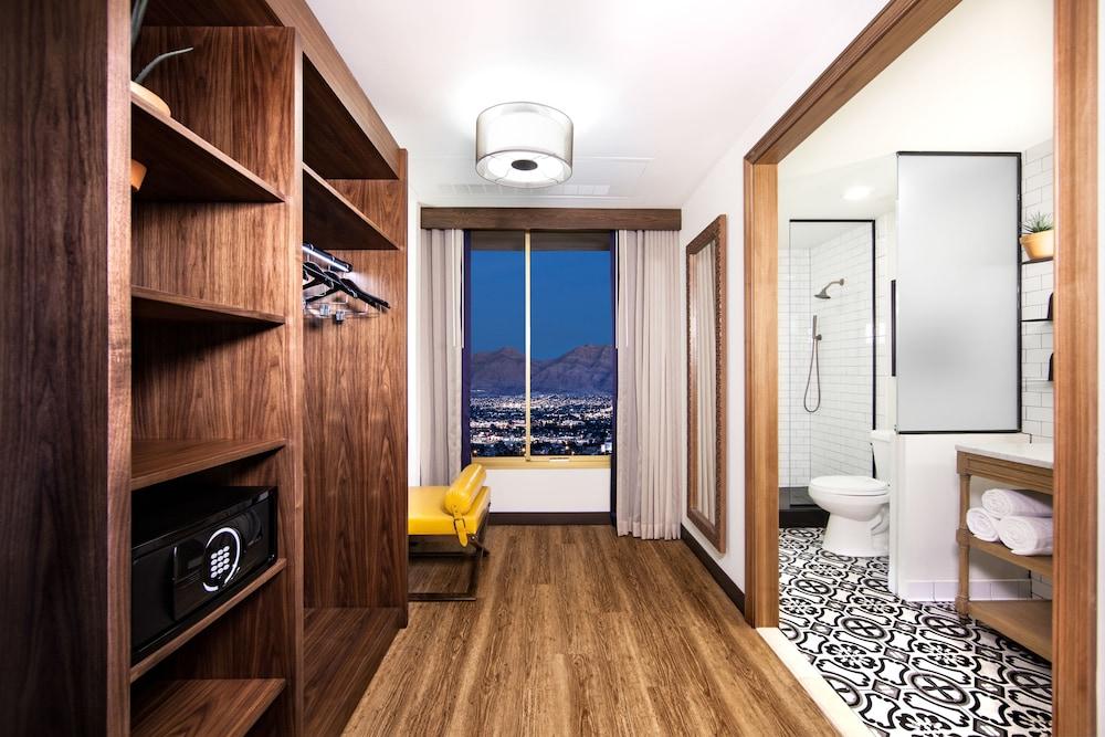 El Cortez Hotel and Casino - 21 and Over photo 9