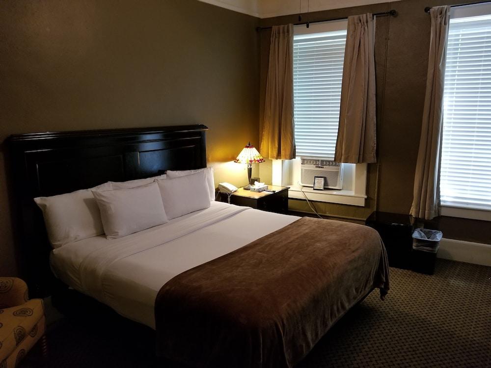 Basin Park Hotel and Spa photo 41