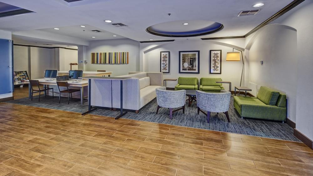 Holiday Inn Express Hotel & Suites Corsicana by IHG photo 38