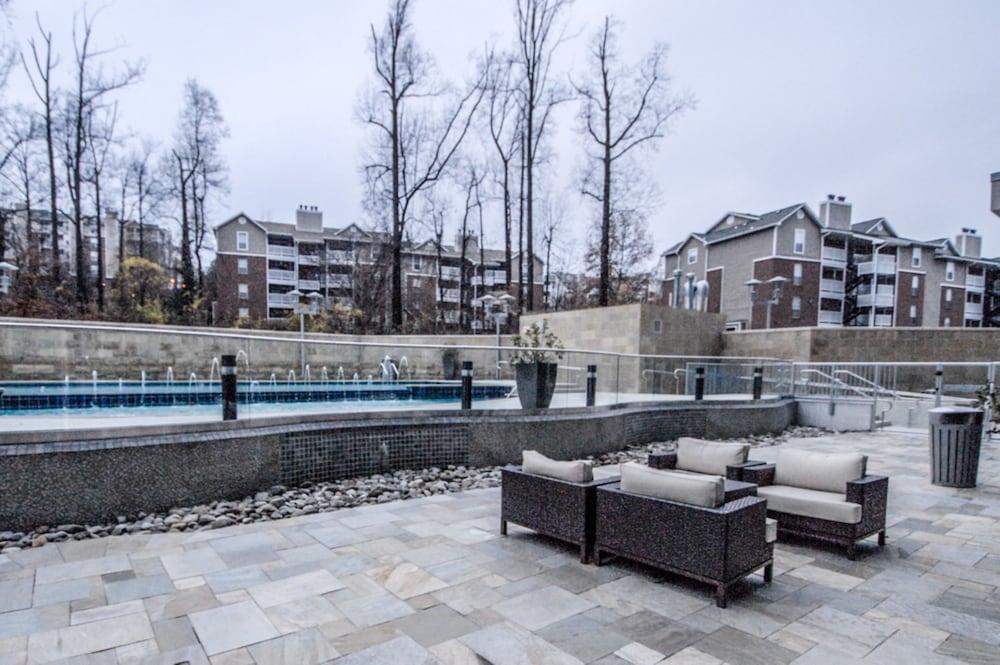 Bluebird Suites in Tysons Corner photo 28