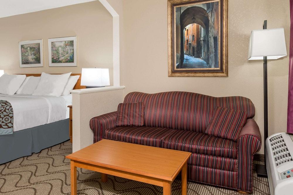 Days Inn by Wyndham Elberton photo 12