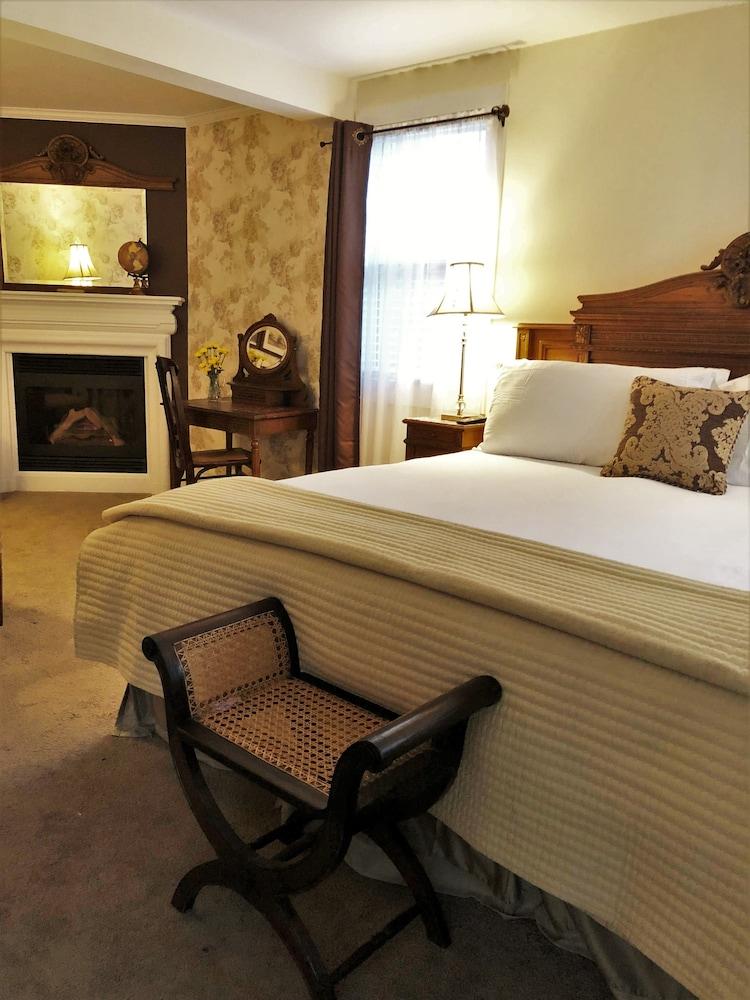 Ivy Manor Inn Village Center photo 23