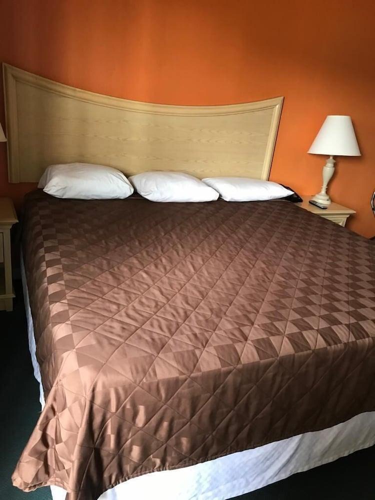 Budget Inn photo 5