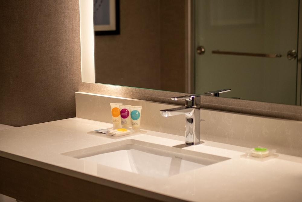 Hyatt Place Altoona/Des Moines photo 9