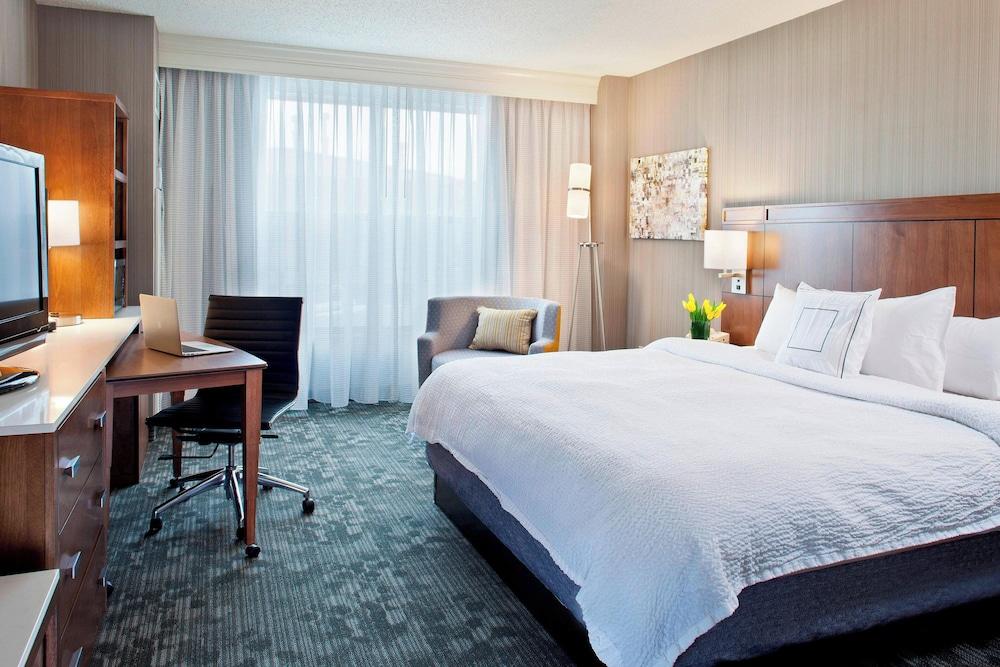 Courtyard by Marriott Pueblo Downtown photo 8