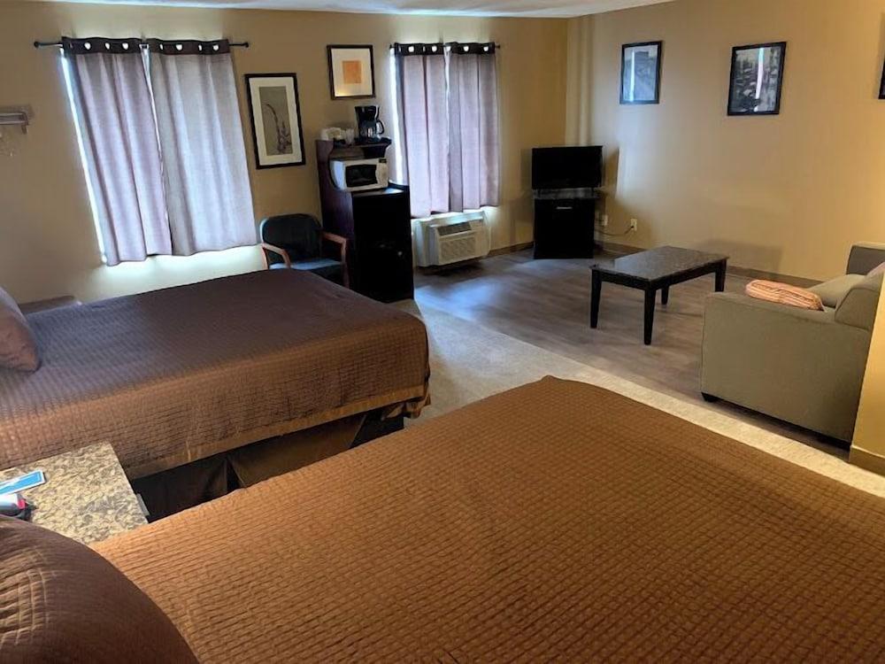 Coyote East Motel photo 3