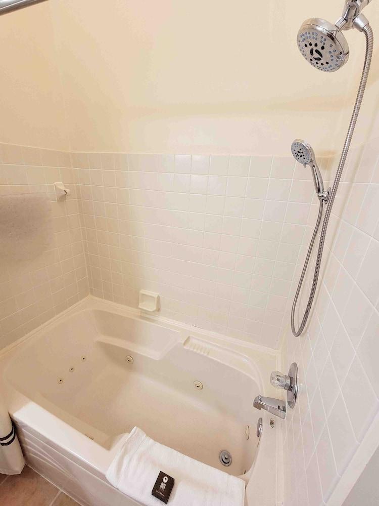 Grand Wood Suites photo 7
