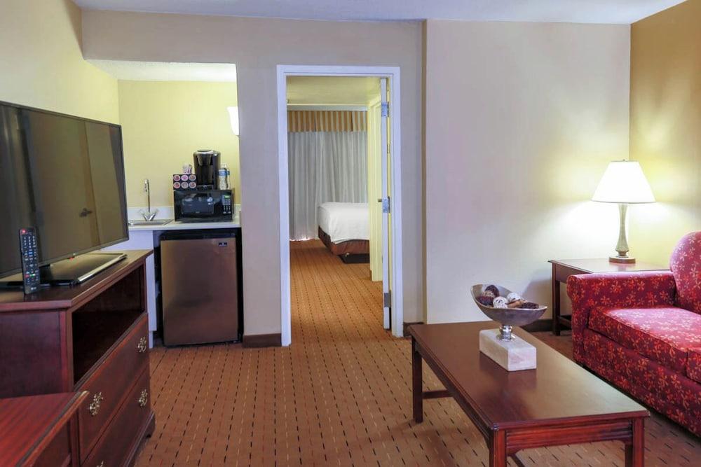 MCM Eleganté Hotel & Suites photo 17