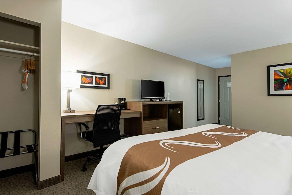 Quality Inn Mishawaka - South Bend photo 37