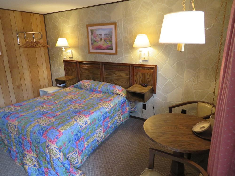 Red Ranch Motel photo 2