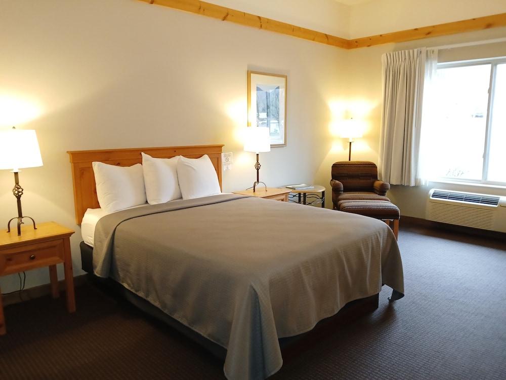 Salmon Rapids Lodge photo 31