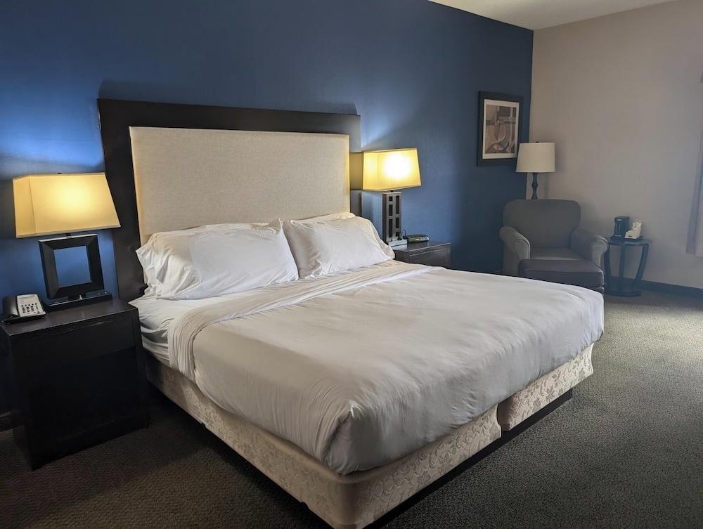 Wingate by Wyndham Ashland photo 2