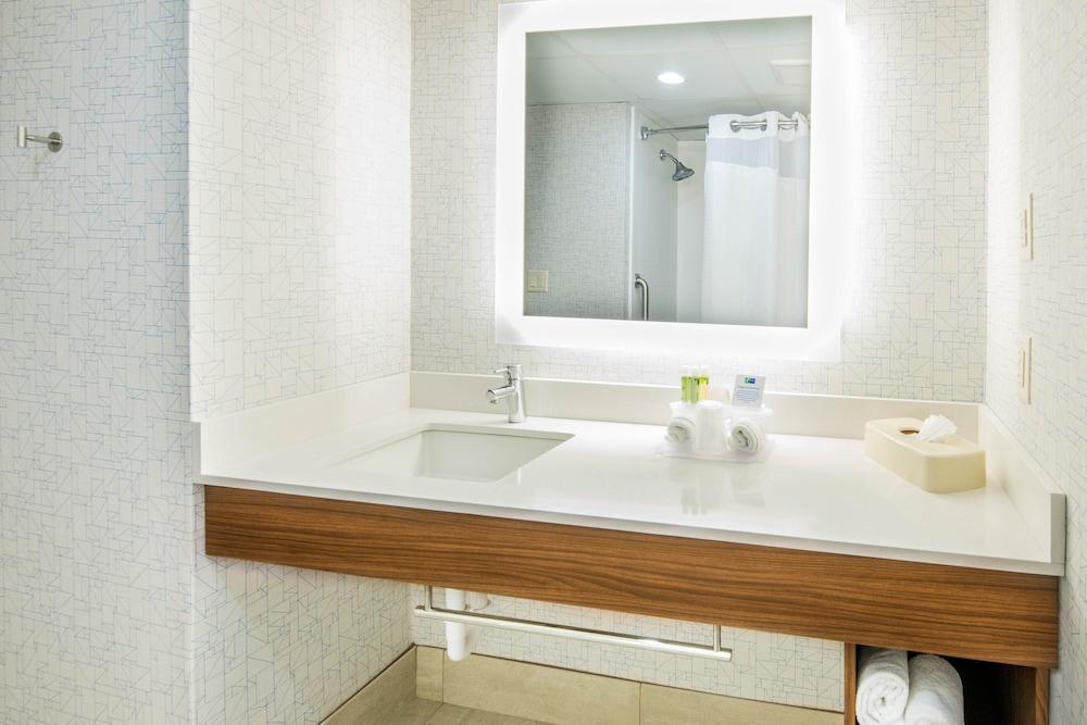 Holiday Inn Express Woodbridge by IHG photo 17