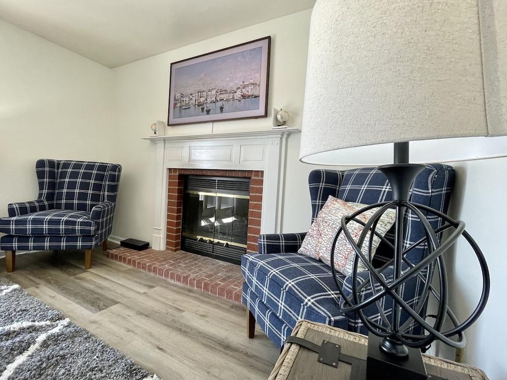 The Alex Furnished Rentals photo 5