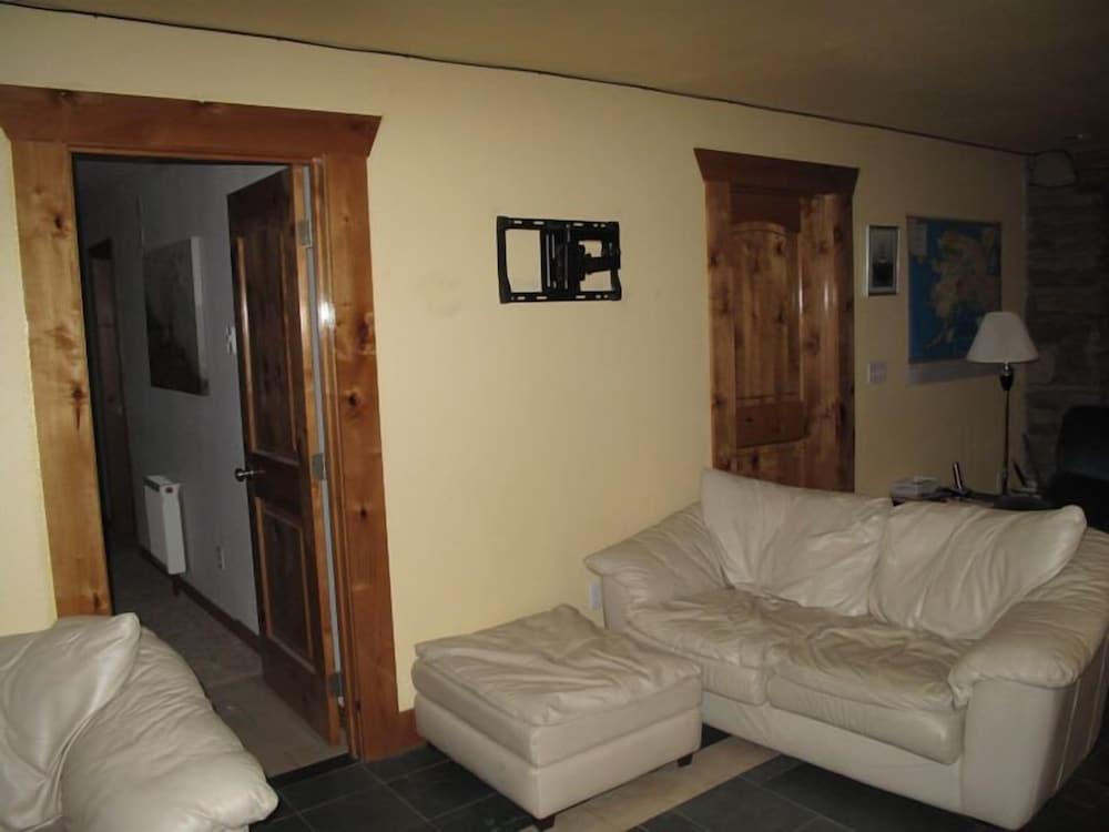 Twin Peaks Lodge and RV Park photo 16