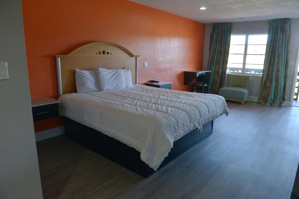 Rodeway Inn & Suites Winter Haven Chain Of Lakes photo 19